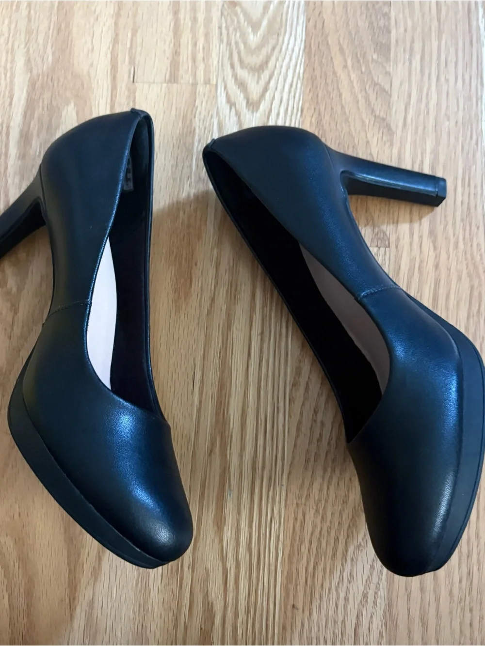 Clarks Black Mid Heel Women's Pumps Sz 8 Shoes